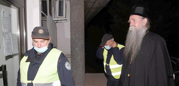 Како ће Мило извршити притисак на СПЦ у Црној Гори? Јоаникије и осморица свештеника на суду 19. јуна, траже одмах ДОКАЗЕ