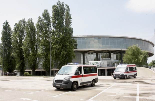 ЗАТВОРЕНА највећа КОВИД болница: Пацијенти са Сајма пребачени у Младеновац