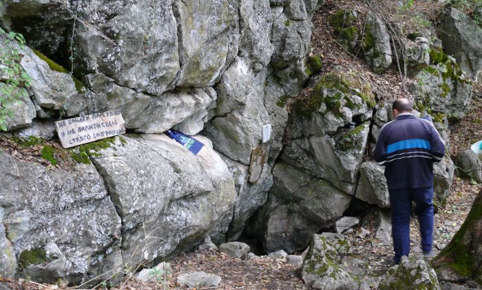 Дете из Шапца није изговарало НИ РЕЧ: Након умивања и испијања СВЕТЕ воде, прво што је рекло било је БОЖЕ, БОЖЕ