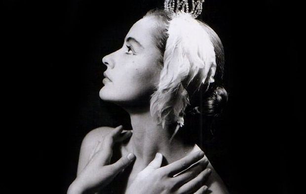 Поставка Јованки Бјегојевић у београдском  музеју: Балетска звезда блиставог сјаја