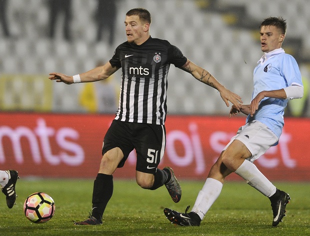 Тешка повреда фудбалера Рада у Нишу: Танасијевић сломио ногу, мора на хитну операцију