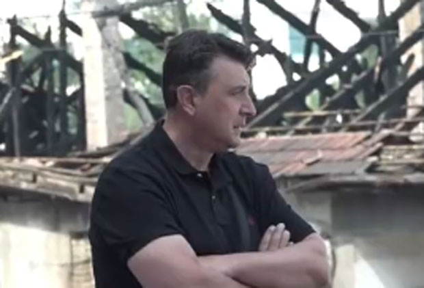 Променио је чарапе, узео пешкир и њиме нешто брисао са јакне Сусрет Милошевог оца и Неђељка на суду: Гледате човека који вам је УБИО СИНА