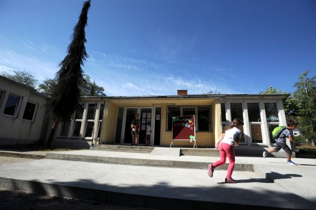 Ученик није имао симптоме када је долазио на пробу матуре: Заражен ђак школе “Владимир Роловић”