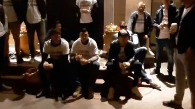 Фудбалери Борца одлучили да живе испред градске управе: Подршку добили од Немање Матића (ФОТО)