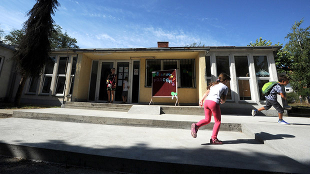 Тестирано 19 ученика и три наставника, сви су у изолацији: После открића да је основац у Београду позитиван на вирус корона