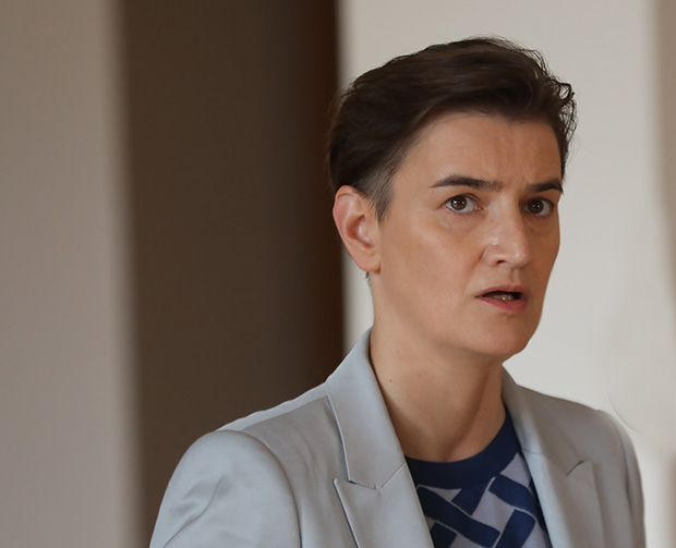 Дете НИЈЕ СТВАР, УЖАСНО сам ЉУТА и ЛИЧНО ћу да се позабавим тиме: Премијерка о скандалу око УСВАЈАЊА И ОДУЗИМАЊА девојчице (3)