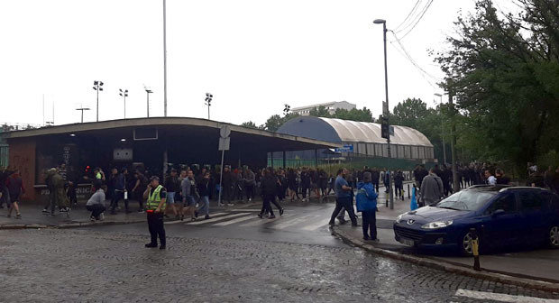 “Ври” око Хумске: Гужве испред благајне, полиција у приправности (ФОТО, ВИДЕО)