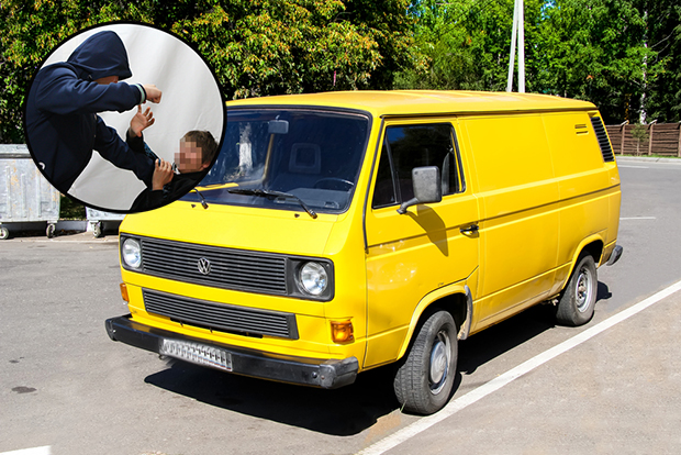 ДРАМА У ШАПЦУ Жена тврди да су три непозната мушкарца усред бела дана покушала да јој ОТМУ ДЕЦУ