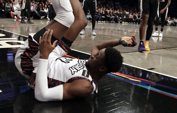 НБА кошаркаш ошишао косу и осетио слободу: Био сам силован и малтретиран од стране рођака, тек сада сам се окренуо будућности