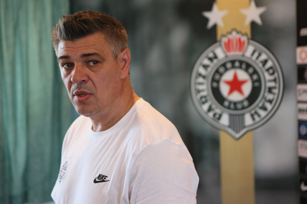 “Изашли смо на зелену грану, сада морамо да будемо паметни”: Милошевић пред летњи прелазни рок о понудама које су на Партизановом столу