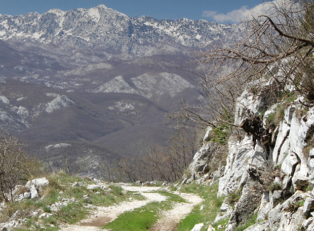 Драма у Црној Гори: Жена упала у провалију пењући се према врху Орјена (ФОТО)