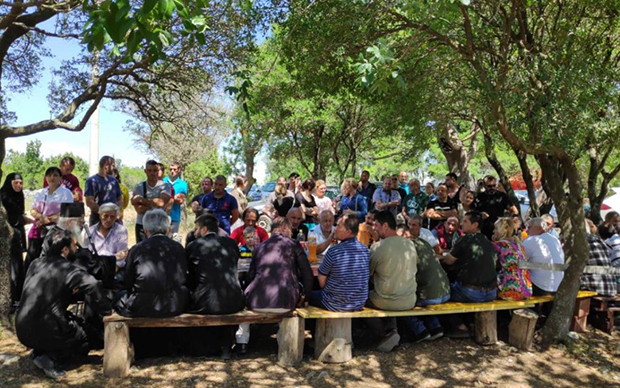 Амфилохије над рушевинама конака манастира Светог Василија: Противтерористичке јединице на четири монахиње - Нека их БОГ УРАЗУМИ!