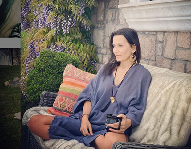 Једног сина је ИЗГУБИЛА, а сада се обратила свом ЗВЕЗДАНОМ ДЕТЕТУ: Елена Караман Карић на Инстаграму послала ДИРЉИВУ ПОРУКУ (ФОТО)