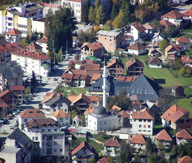 Оборио је Русмира на под, учинило ми се да има нож у рукама. Само сам желео да га заштитим. Жалићу док сам жив: Потврђена оптужница Плављанину, ранио нападача - убио унука!