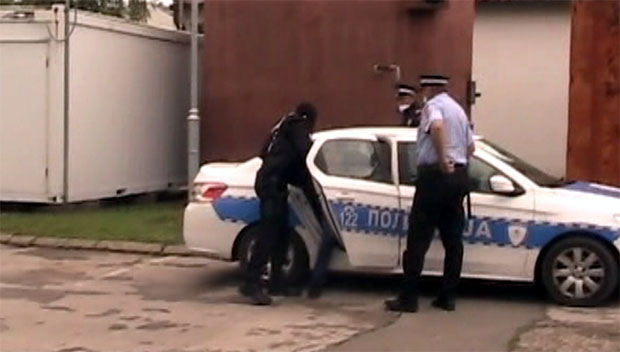 ВИДЕО: Наставак акције Кристал, претреси на 10 локација, ухапшено 12 особа, одузет кокаин и 10.000 КМ