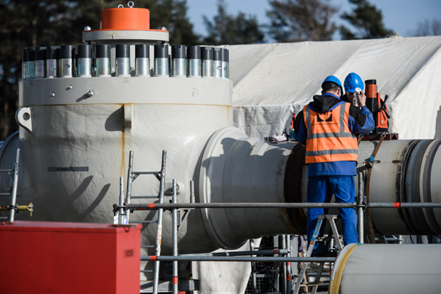 Ангела љута на САД: Берлин о америчким санкцијама гасоводу “Северни ток 2”