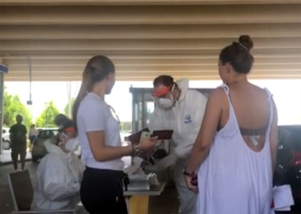 ВИДЕО: Српске туристе дочекало ТЕСТИРАЊЕ на ГРЧКОЈ ГРАНИЦИ: Ово су ПУНКТОВИ на којима се раде брзи узорци на корону