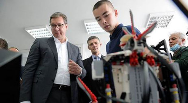 Председник Вучић у Научно-технолошком парку у Чачку (ФОТО)