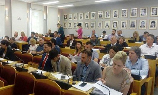 Прекинута седница СО Hерцег Нови: Није морално држати седницу док нам хапсе колеге у Будви