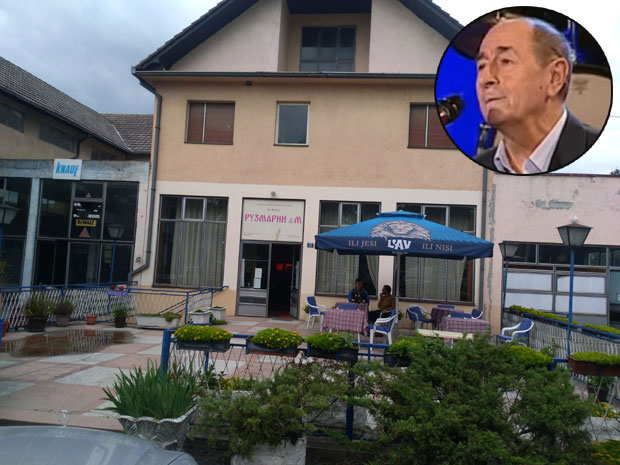 Ујутру би куповао хлеб, обављао послове, увече играо домине. Волео је песму, али не и славу: У дому преминуле легенде Добривоја Топаловића (75)