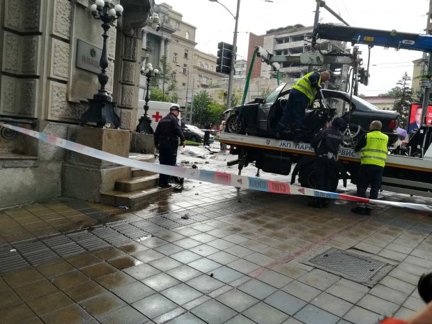 Младић (20) погинуо у саобраћајној несрећи код Владе Србије