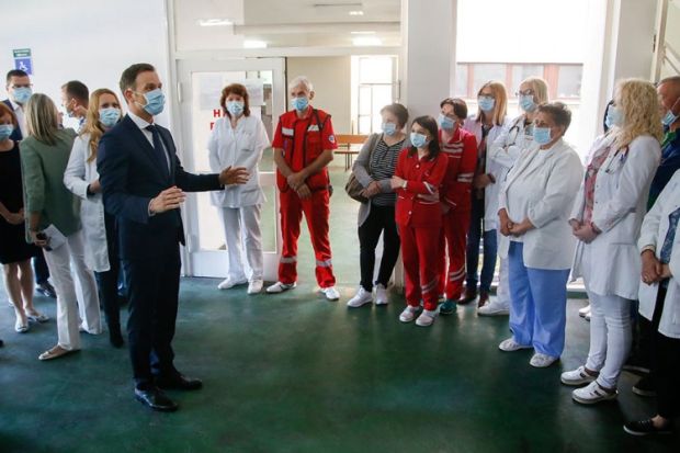 Стигла велика помоћ за Дрвар: Влада Србије уплатила 200.000 евра за реконструкцију хитне помоћи (ФОТО)