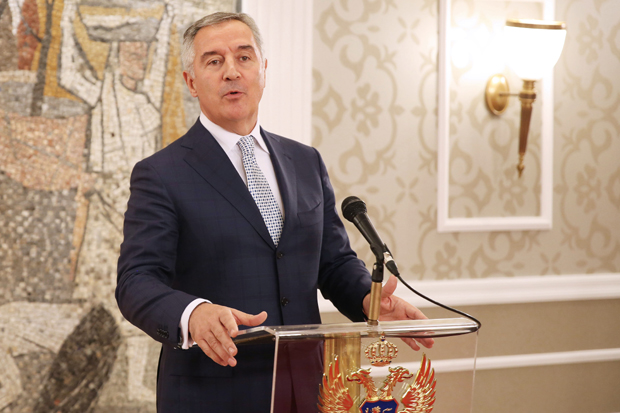 Мило на изненадном радном ручку са амбасадорима ЕУ поручио: Нема компромиса са националистима    