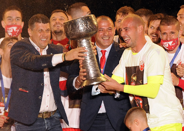 Шампионска ноћ у црвено-белим мотивима: Звезда приредила врхунски спектакл на прослави 31. титуле првака (ФОТО, ВИДЕО)