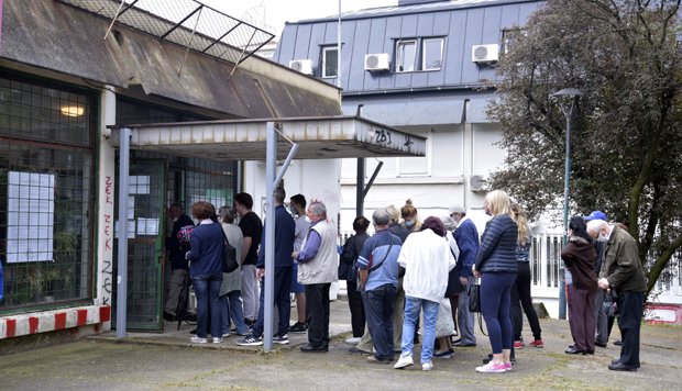 Нови подаци о ИЗЛАЗНОСТИ У СРБИЈИ: Ево колико је бирача гласало до 16 часова