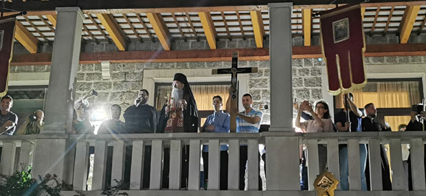 Епископ Јоаникије поручио из Будве: Многи се питају шта је извело толики народ у Црној Гори на литије. Извела нас је љута невоља