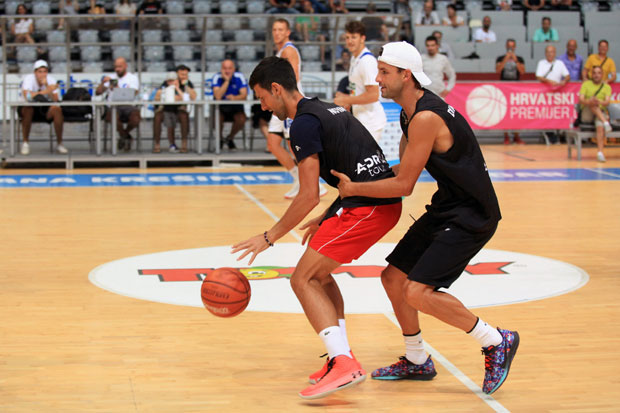 Где је Димитров покупио корону? Објаве са друштвених мрежа из Београда га не смештају на места где су били Ђоковић, Тим и Зверев