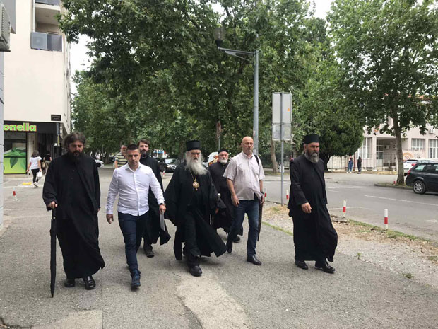 Заоштрава се ситуација у Црној Гори: МИТРОПОЛИТ АМФИЛОХИЈЕ  У ПОЛИЦИЈИ!