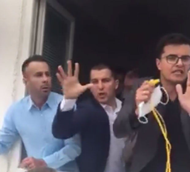 Радовић поручио из Будве: Одавде нас неће истерати; Бечић: Не играјте се са БУДУЋНОШЋУ ЦРНЕ ГОРЕ! (ВИДЕО)