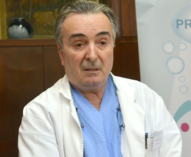 Тачно у 10 сати стали су сви БЕЛИ МАНТИЛИ: Одата почаст најбољем онколошком хирургу Џодићу