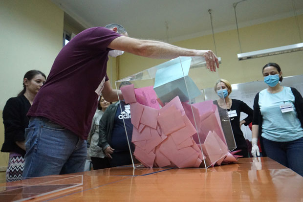 РИК обрадио 61% бирачког материјала: Ово су НАЈНОВИЈИ ПОДАЦИ