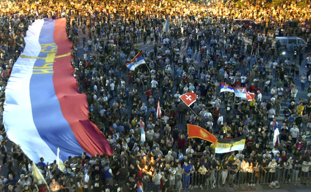 Митрополија: Неистинама “перу” акције против цркве, литије нису претња држави