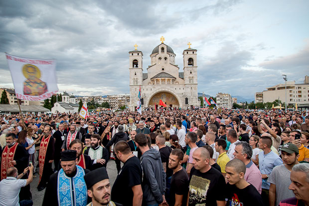 Управа полиције Црне Горе одговара Митрополији: Нећемо свесно учествовати у кршењу мера