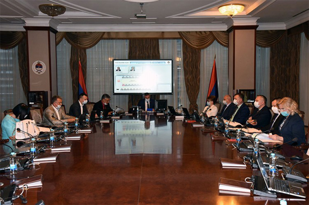 УО ФОНДА СОЛИДАРНОСТИ РС : 30 милиона за локалне заједнице