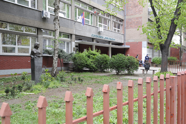 Подела књижица на заказивање: Корона променила и преузимање сведочанстава