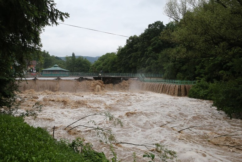 Излили се Градац и Колубара, у Осечини поплављено више од 150 кућа (ФОТО/ВИДЕО)