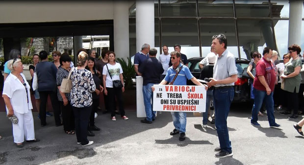 Нови протест некадашњих радника Вектра Боке: Моју пензију господа из Тужилаштва ПОЈЕДУ ЗА ДОРУЧАК