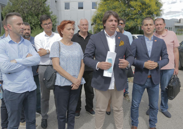 Тензије у Будви се настављају - Демократе: Сваки дан покушавамо ући у зграду општине, захтевамо реакцију заштитника људских права