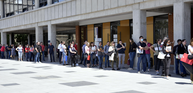 Зашто привредници чекају у редовима испред судова?