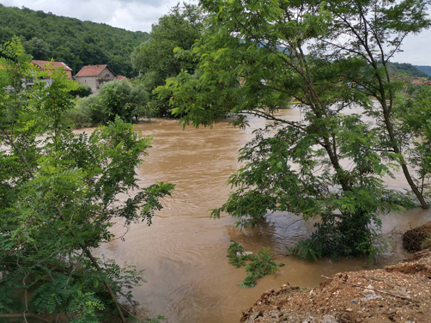 После Куршумлије и Блаца и Прокупље јуче прогласио ванредну ситуацију:  РАДЕ НА САНАЦИЈИ ШТЕТЕ ОД ПОПЛАВА (ФОТО)