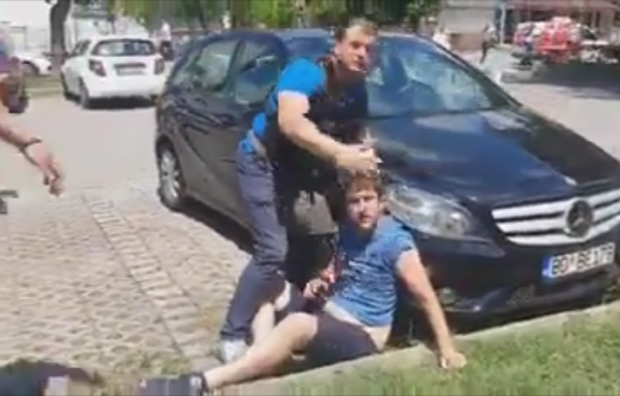 Хаос у Будви! Полиција интервенише против ГОЛОРУКИХ ГРАЂАНА (ВИДЕО)