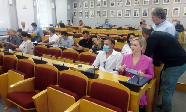 Због дешавања у Будви још једном прекинута седница СО Херцег Нови: У Црној Гори ПОГАЖЕНИ и право и правда