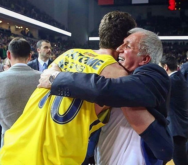 Емотивне реакције играча Фенербахчеа после одласка Обрадовића: Жељко, хвала ти! 