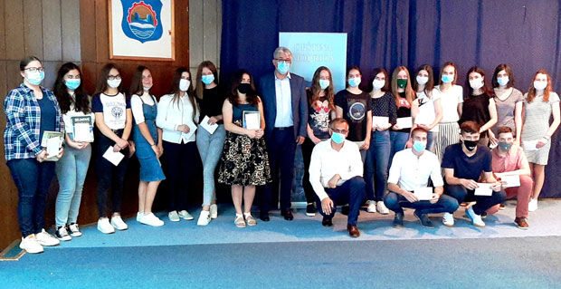 Moдрички oснoвци и срeдњoшкoлци упркoс пaндeмиjи oствaрили ОДЛИЧНЕ РЕЗУЛТАТЕ У ШКОЛОВАЊУ