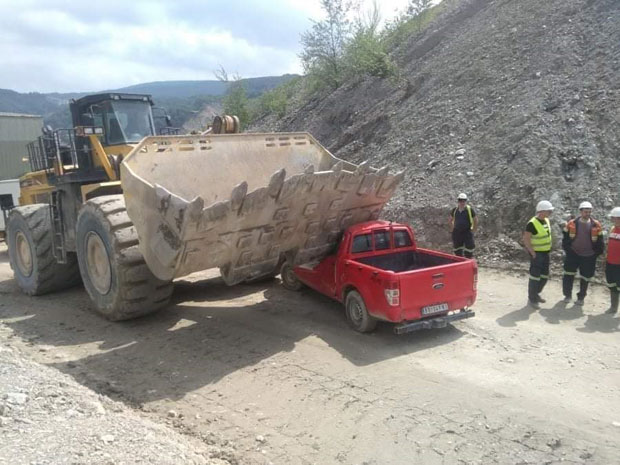 Багер згњечио возило: Удес у руднику у Бору