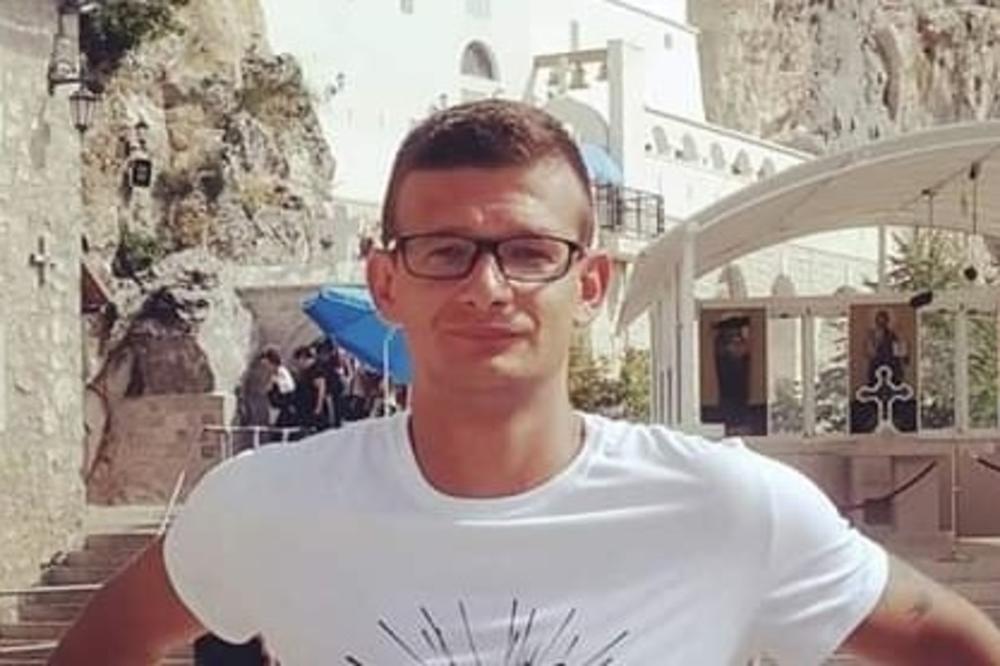 ПЉЕВЉАК ОБЈАВИО САТИРИЧНУ ПЕСМУ НА ФЕЈСБУКУ, ДОБИО 2 МЕСЕЦА ЗАТВОРА: Ово су стихови који су разбеснели режим Црне Горе